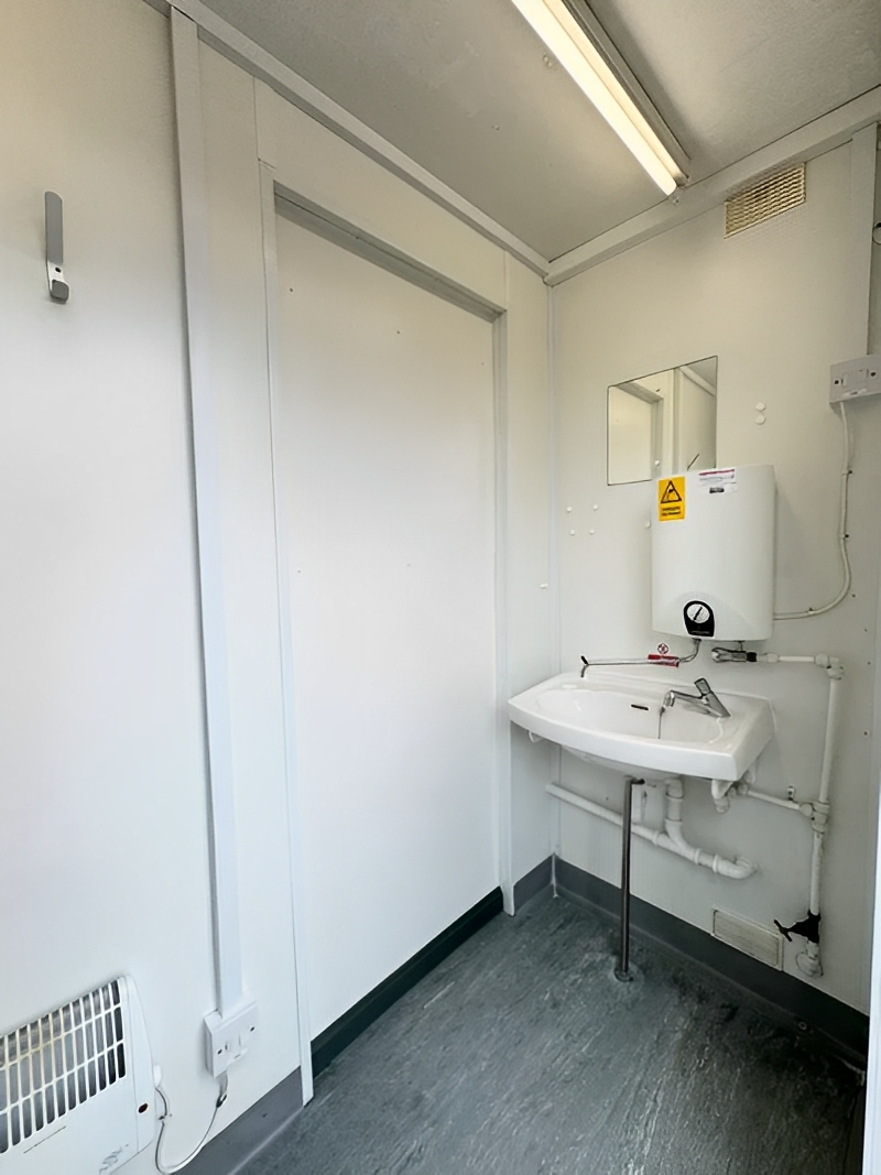 12 x 9ft Anti Vandal 2 + 1 Toilet Block - Image 10