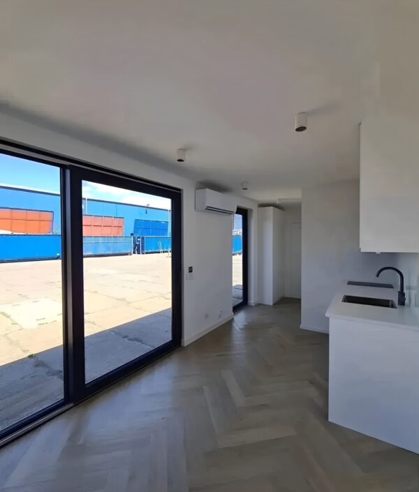 Custom 40ft Shipping Container House - Image 7
