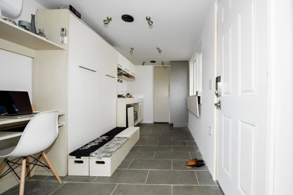 Fully Equipped 20ft Shipping Container Home - Image 5