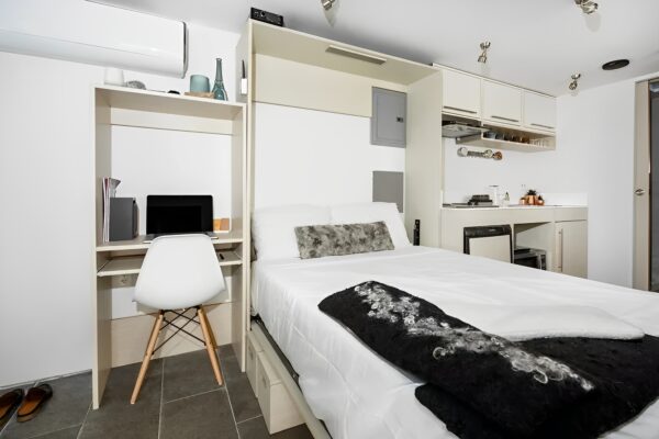 Fully Equipped 20ft Shipping Container Home - Image 7